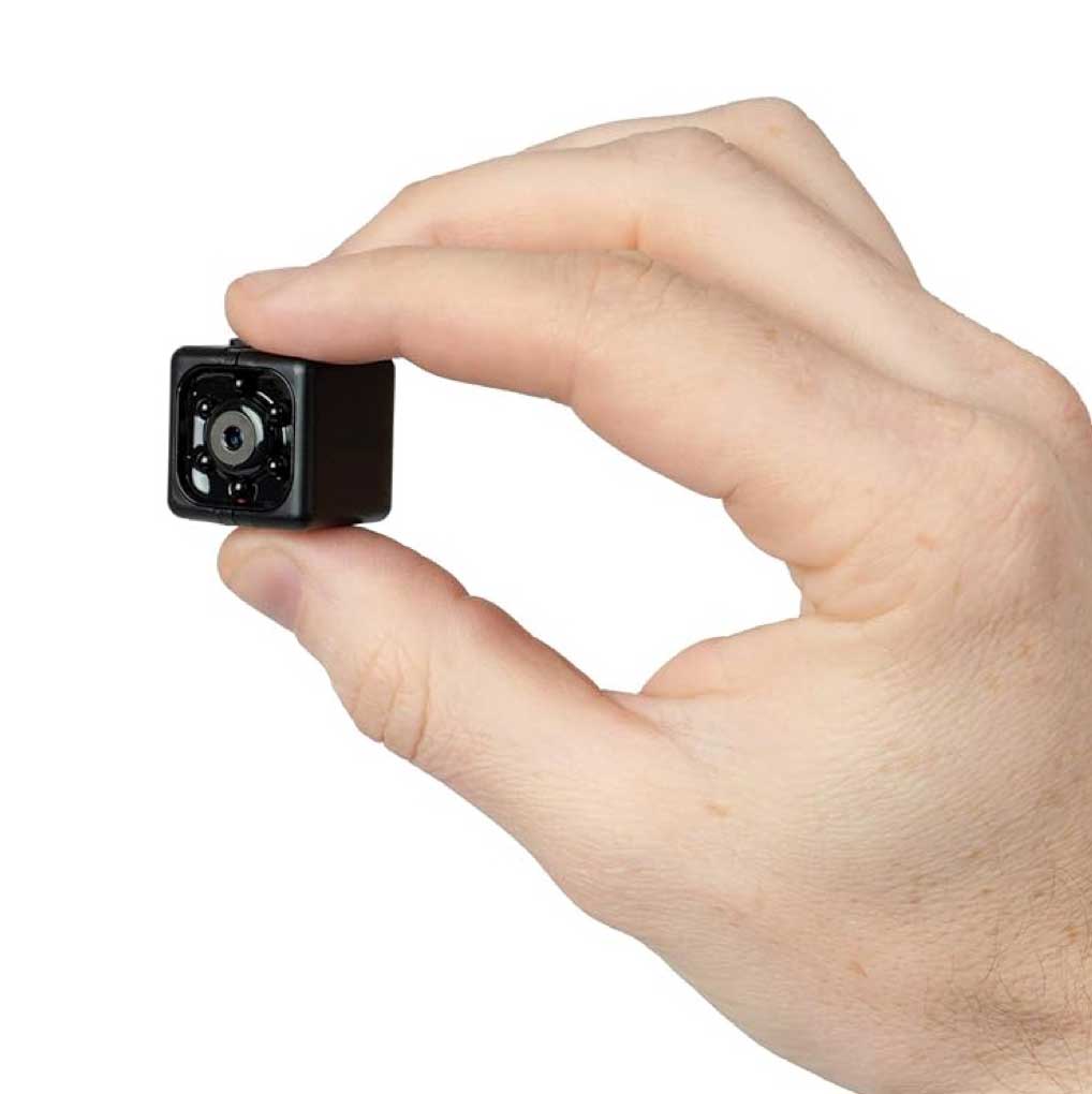 The thumb-sized analog mini camera