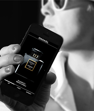 CHANEL — Fashion Calendar App